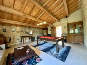 Villas GROOMI L'Uzetienne- Grande demeure avec bassin et patio ! : photos des chambres