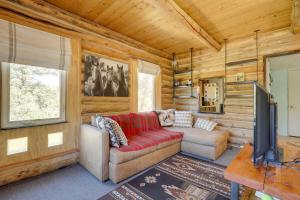 Pet-Friendly and Secluded Regina Cabin!