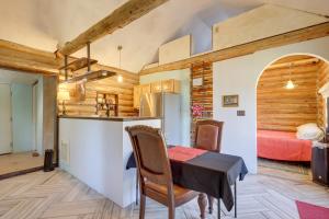 Pet-Friendly and Secluded Regina Cabin!