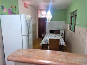 Ubatuba Beach House - Bilhar, Churrasqueira, e Suíte com Ar a 350m da Praia