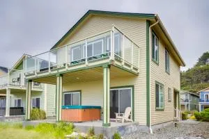 Gold Beach Retreat Private Hot Tub and Ocean Views! - Agness