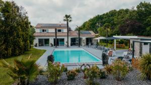 Maisons d'hotes LA MAISON CACHEE-BA : Chambre Double - Vue sur Jardin