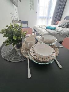 Contemporary 2R2B Studio 10 minutes from KLCC