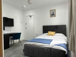 Inviting 2-Bed Apartment in Ilford - 依尔福