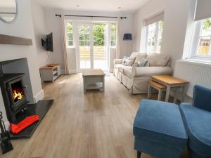 2 Golf Links Cottages