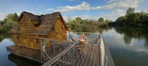 Chalets Les Cabanes Flottantes : Chalet