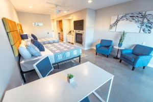 Quadruple Room with Balcony room in Baywood Inn Bed & Breakfast