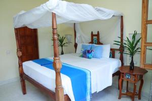 Baharini beach cottage