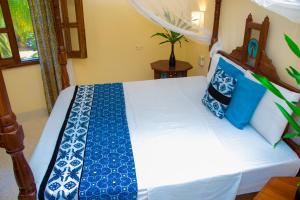 Baharini beach cottage