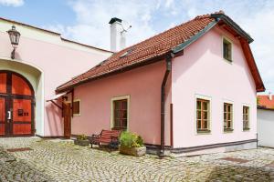 Kristian - House and Garden by KH