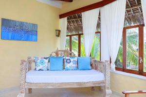 Baharini beach cottage