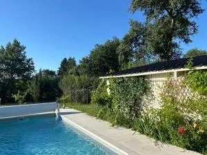 Chambre d’hôtes avec piscine - Célon