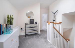 Two-Bedroom Apartment room in Granville House