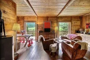 Le Refuge de Serre-Chevalier, dans un esprit chalet, commune de Le Monêtier-les-Bains - Les Guibertes