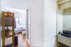 walk to Higahsi Shinjuku sta. EoQ