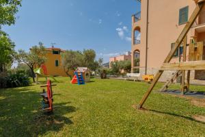 Apartamento de 1 dormitorio con balcón
