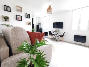 Appartements L'AUTHENTIQUE *STUDIO *PARKING PRIVE* *WIFI*CALME : photos des chambres