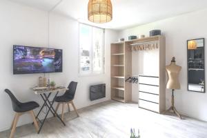 Appartements L'AUTHENTIQUE *STUDIO *PARKING PRIVE* *WIFI*CALME : photos des chambres