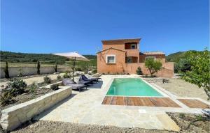 Awesome home in Cruzy with Outdoor swimming pool, 3 Bedrooms and WiFi