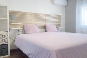 4 Bedroom House in City Centre with Your Own Private Roof Terrace