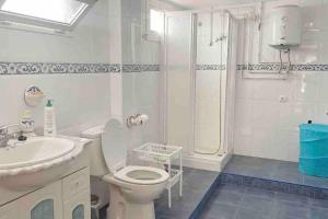 4 Bedroom House in City Centre with Your Own Private Roof Terrace