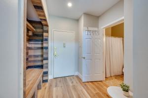 Lincoln Condo with Resort Amenities and Mountain Views