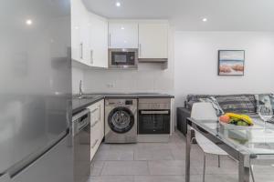 GO2TENERIFE ApartTeno Amazing pool view & near the beach