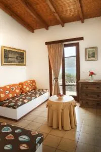 Kotronas Bay Bungalows - Gonéa