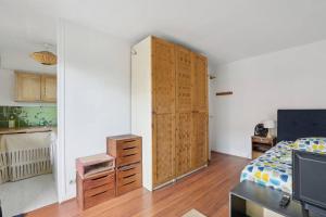 Studio aménagé avec terrasse