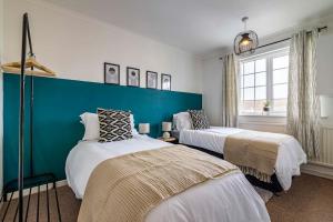 Cosy Home - Contractors Welcome - Garden & Free Parking