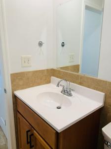 Blue Diamond Apt Unit 4 Judlee Ave