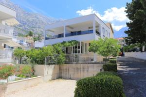 Apartments with a parking space Baska Voda, Makarska - 6773