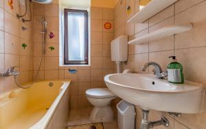 Apartments with parking space Banjole, Pula - 7036