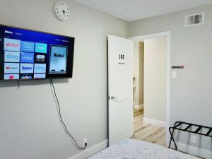 Brand new suite, 1mi to Meta, 3mi to Stanford