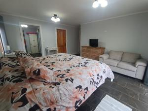 Casa con quincho y piscina privados