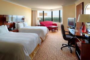 Large Double Room room in New Orleans Marriott Metairie At Lakeway