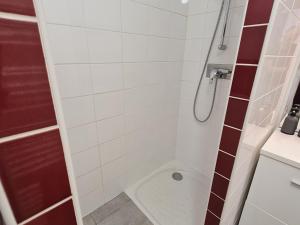 Gîte cosy face au parc des Bosquets, avec parking, terrasse et à deux pas du château de Lunéville - FR-1-584-293