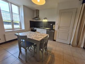 Gîte cosy face au parc des Bosquets, avec parking, terrasse et à deux pas du château de Lunéville - FR-1-584-293