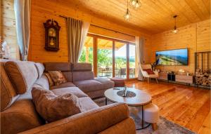 Awesome Home In Licko Cerje With Wifi