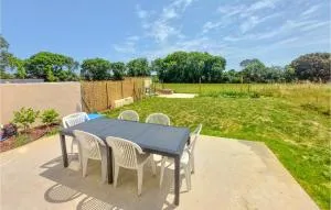 Awesome Home In Saint Vincent Sur Jard - Longeville-sur-Mer