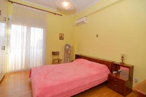 Mytilini central apt 5 min walk from port, shops