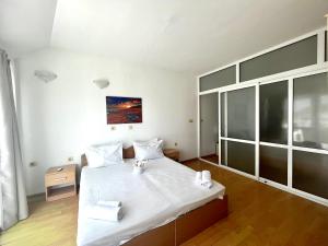 Апартамент Съни Хаус - Sunny House Apartment