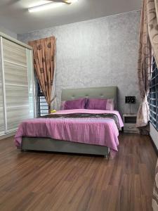 Family friendly multiple Parking 3bedroom apartment