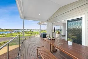 The Point- Views, Luxury, Brand new, Sleeps 10, Wineries, Golf, Adventure Park, Beaches - Wallington