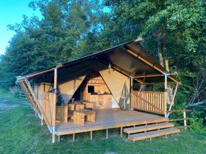 Tentes de luxe Luxury Safari Tents at Moulin Du Pommier Glamping & Camping : photos des chambres