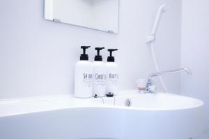 walk to Higahsi Shinjuku sta. LYo