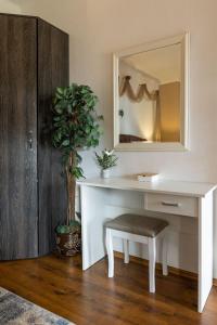 Bougainvillea--Apartment By The Sea