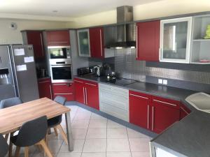 Villas Maison 8 personnes 4 chambres parking prive pour 24h Mans : photos des chambres