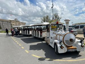Maisons de vacances Les Amareyeurs - Ile d'Oleron - Maison classee 3 etoiles avec piscine - Clim - Velos : photos des chambres