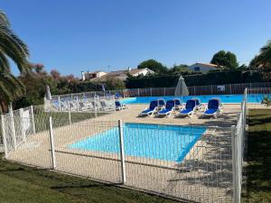 Maisons de vacances Les Amareyeurs - Ile d'Oleron - Maison classee 3 etoiles avec piscine - Clim - Velos : photos des chambres